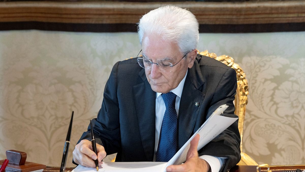 Italský prezident rozpustil parlament, země míří k předčasným volbám